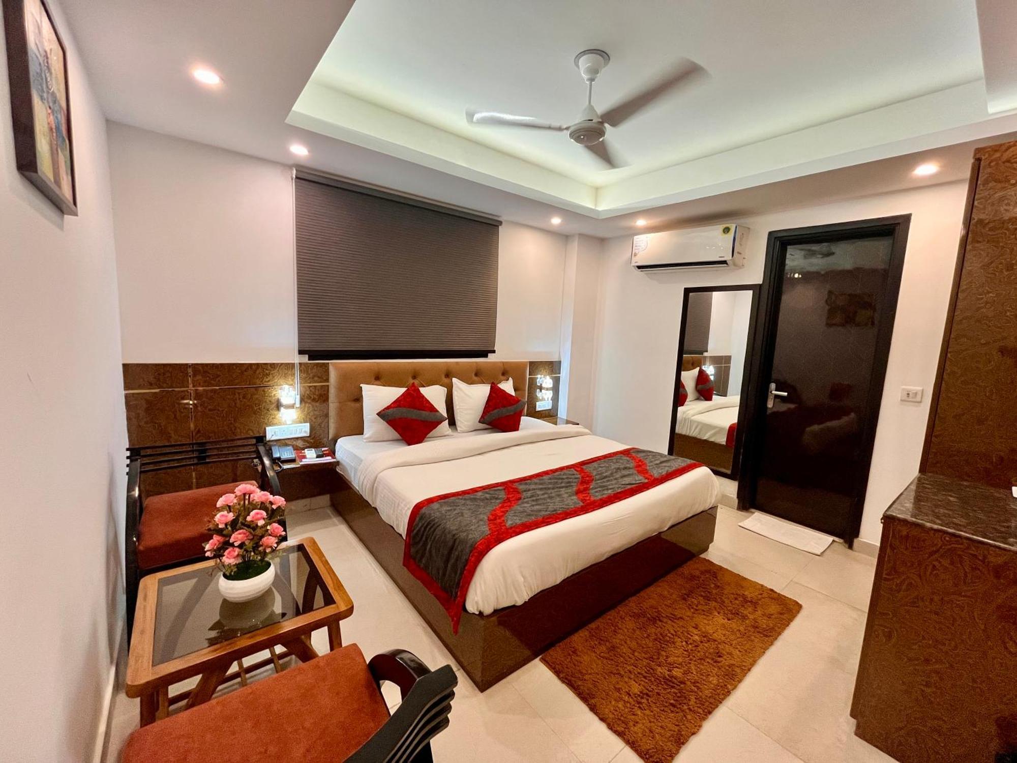 Hotel The Gold Inn - Karol Bagh Delhi Esterno foto