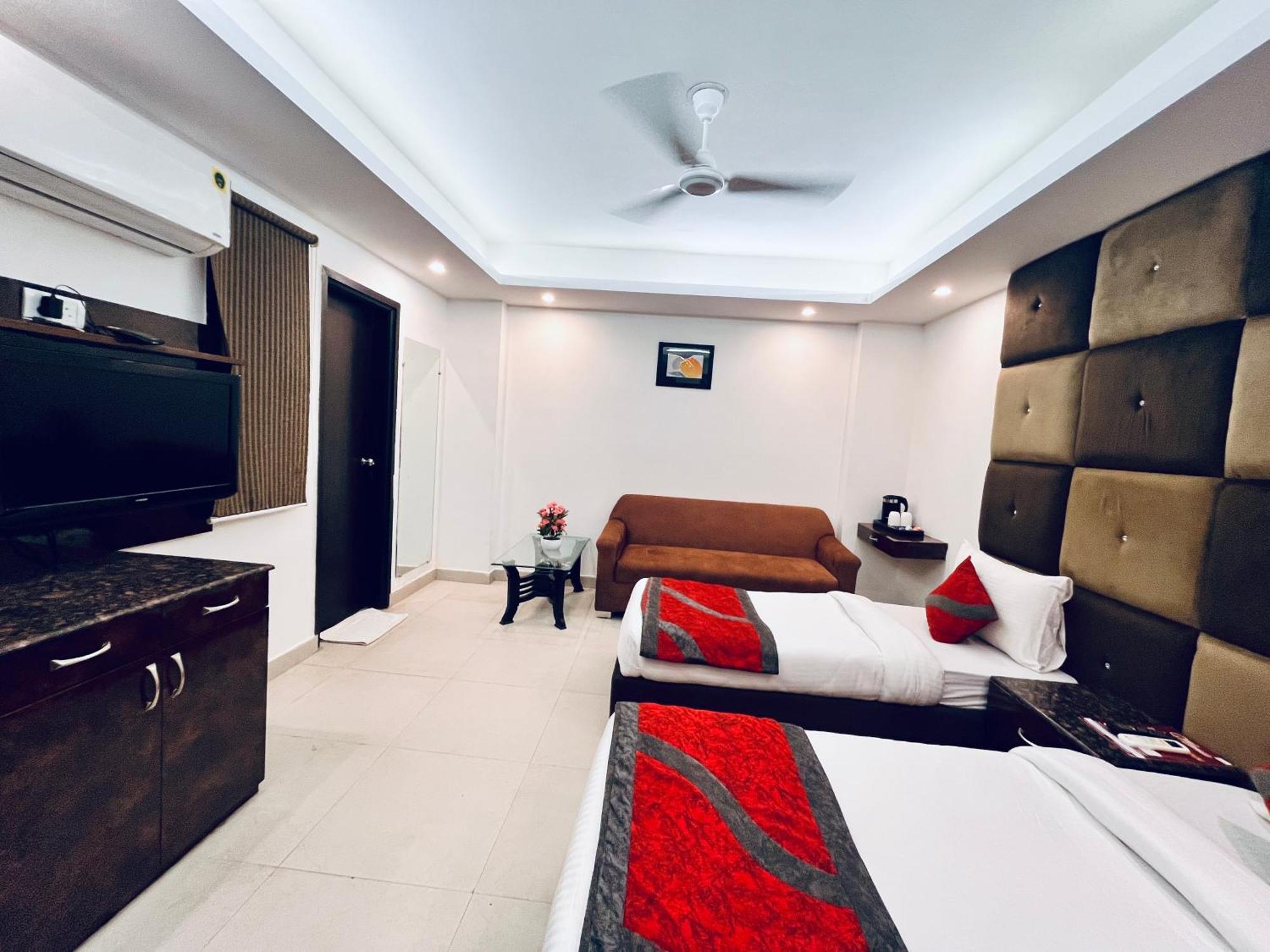 Hotel The Gold Inn - Karol Bagh Delhi Esterno foto