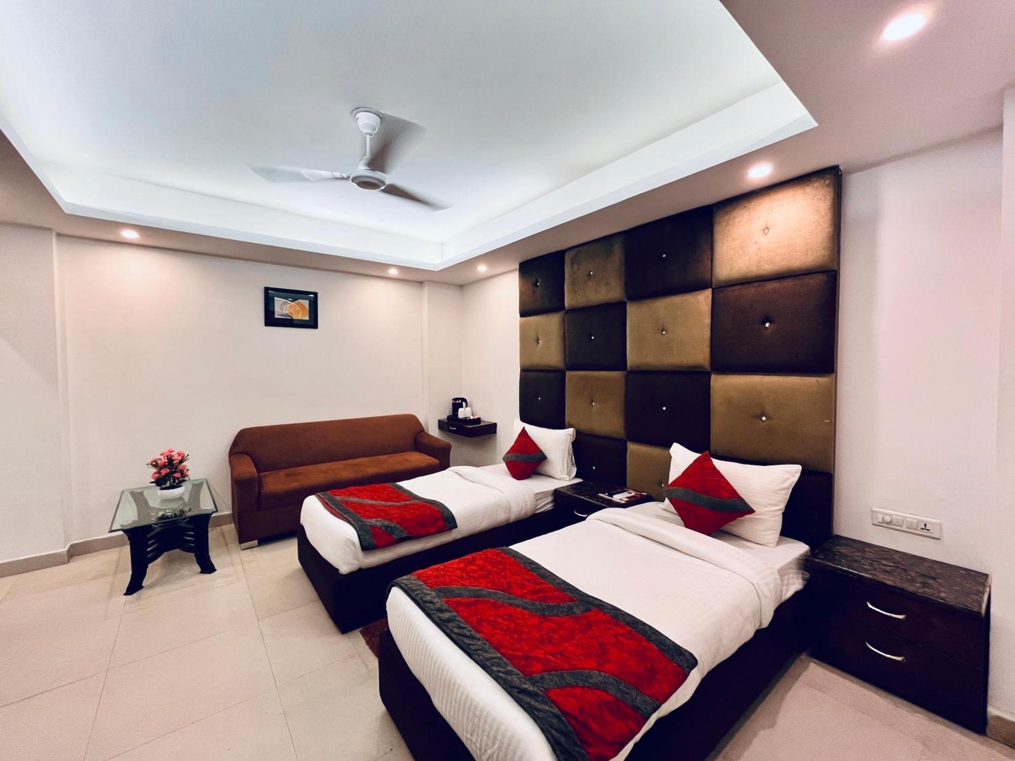 Hotel The Gold Inn - Karol Bagh Delhi Esterno foto