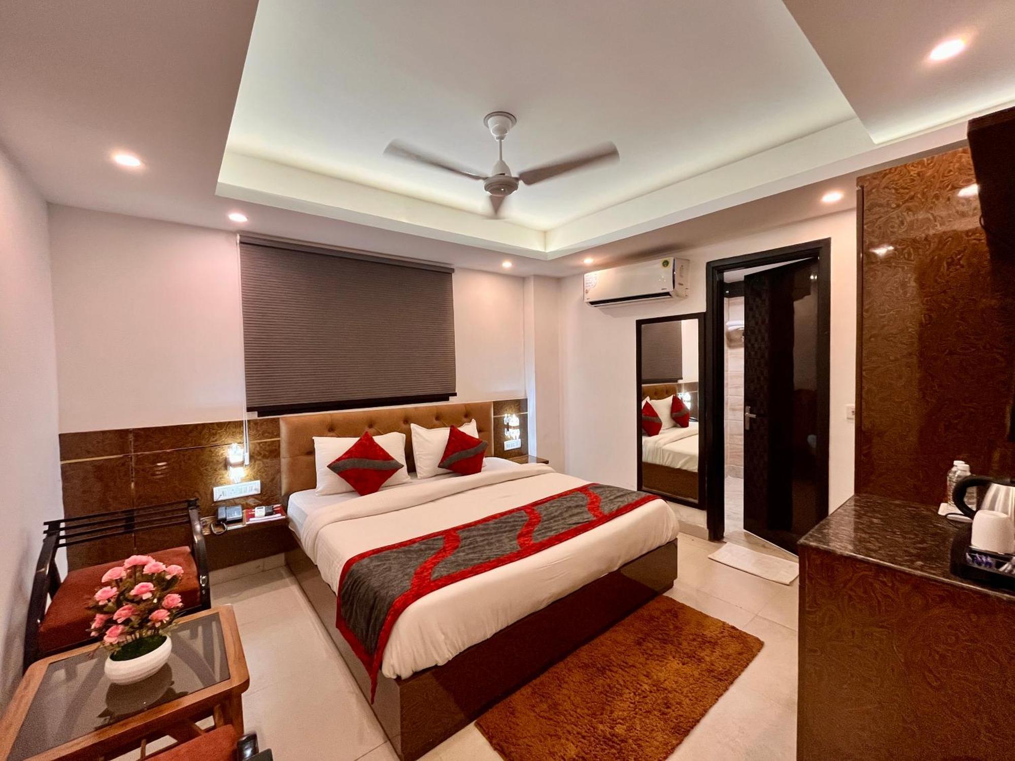 Hotel The Gold Inn - Karol Bagh Delhi Esterno foto