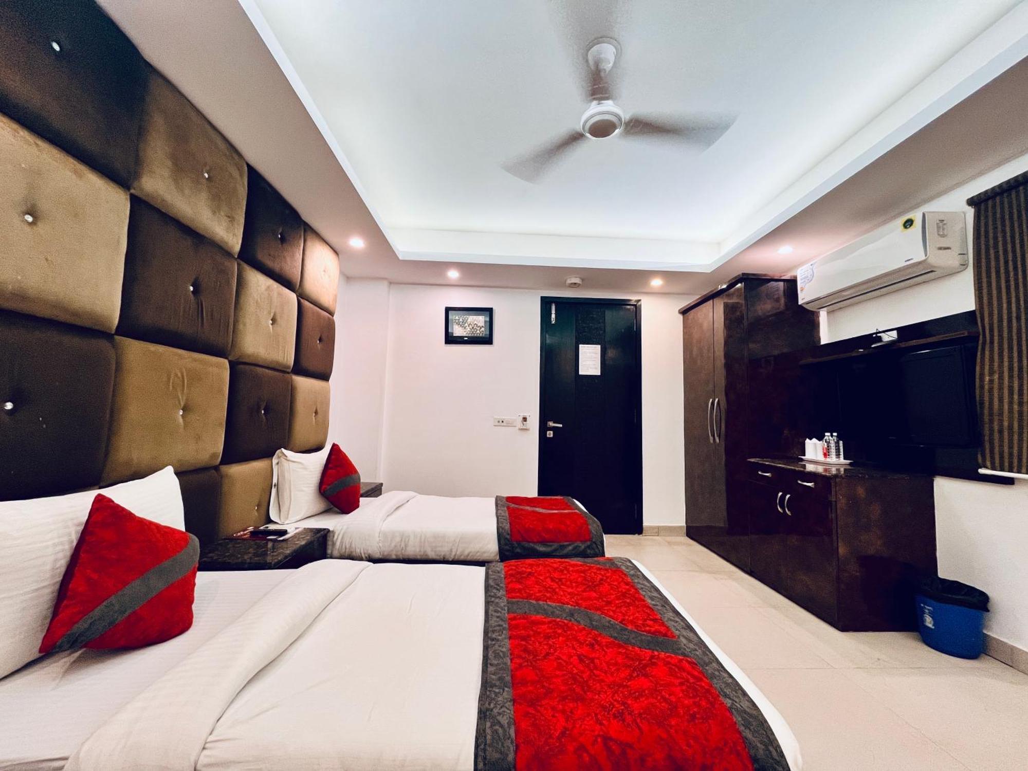 Hotel The Gold Inn - Karol Bagh Delhi Esterno foto