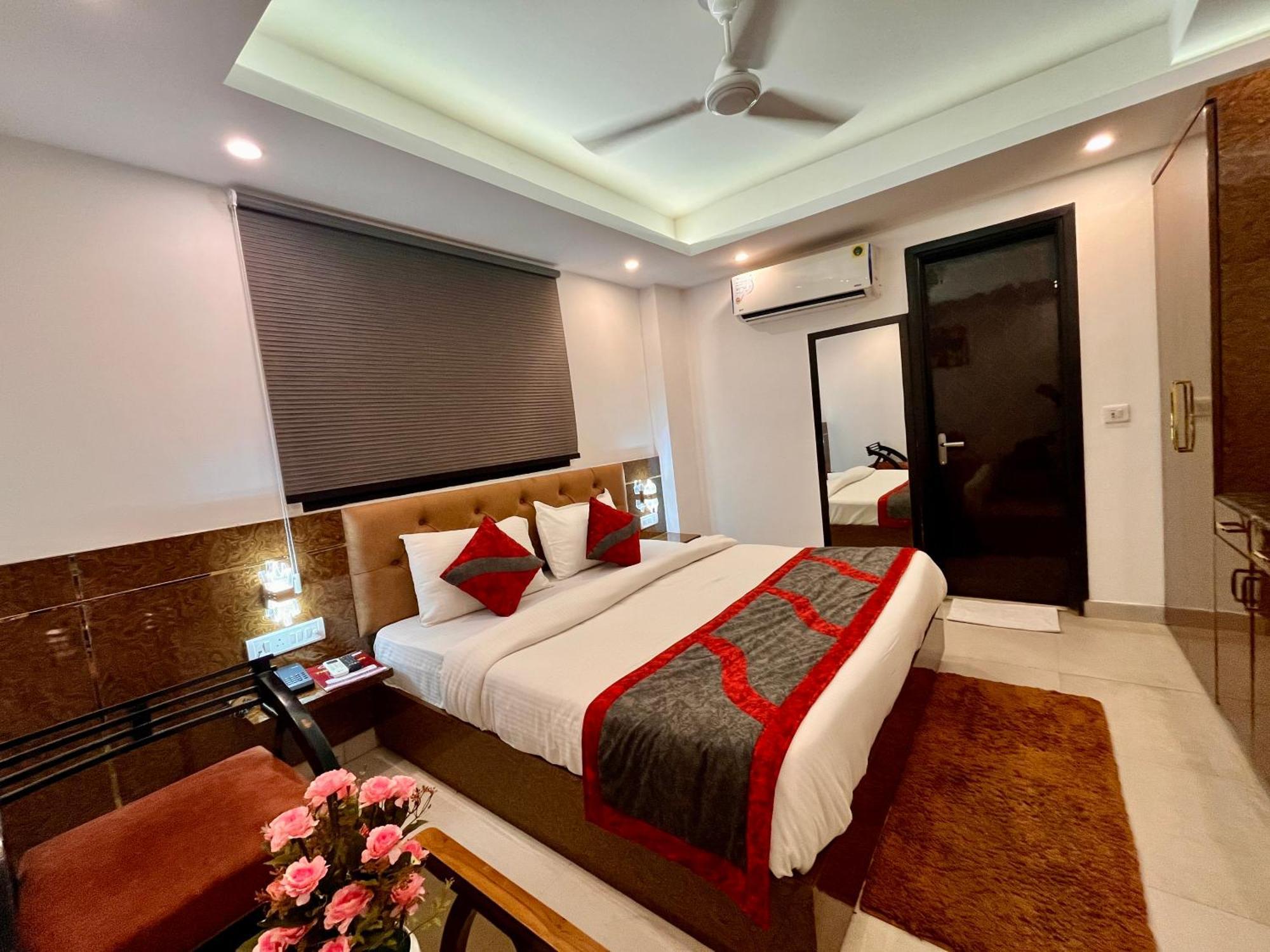 Hotel The Gold Inn - Karol Bagh Delhi Esterno foto