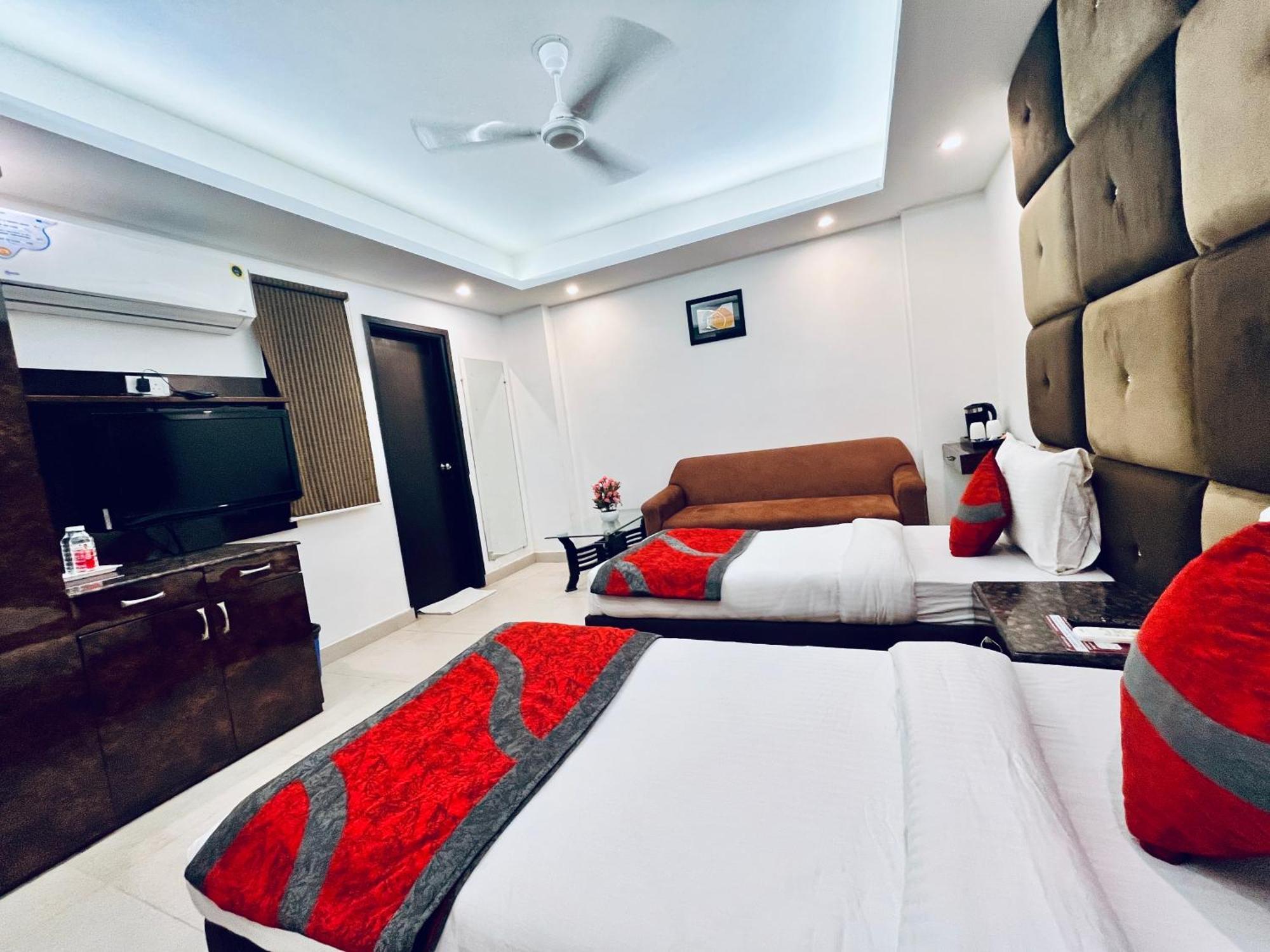 Hotel The Gold Inn - Karol Bagh Delhi Esterno foto