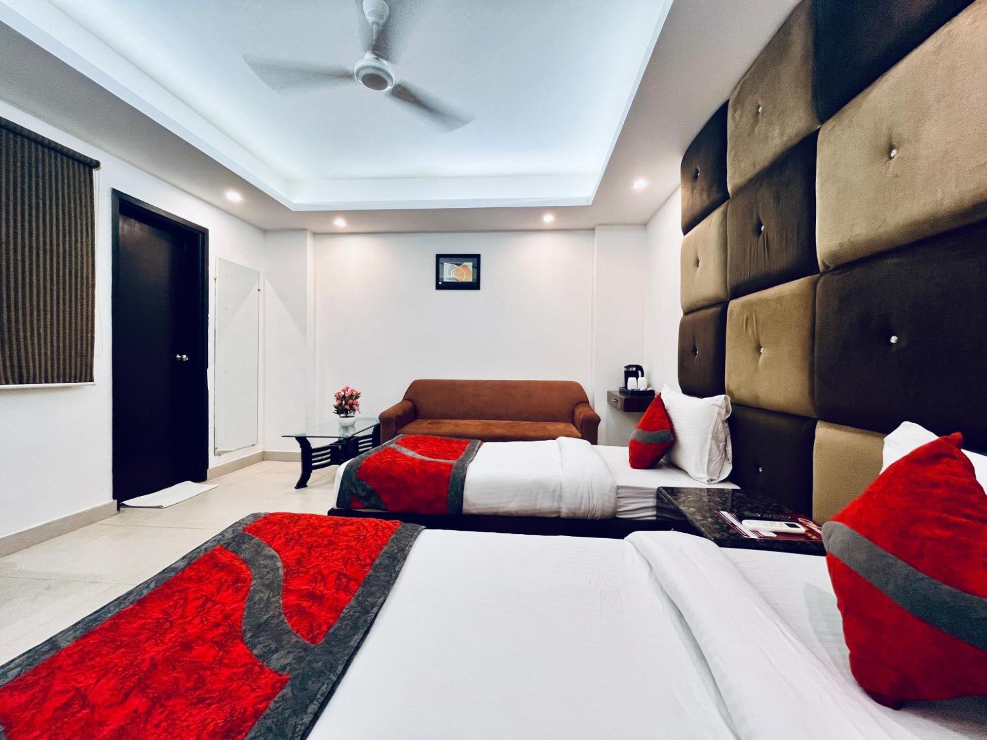 Hotel The Gold Inn - Karol Bagh Delhi Esterno foto