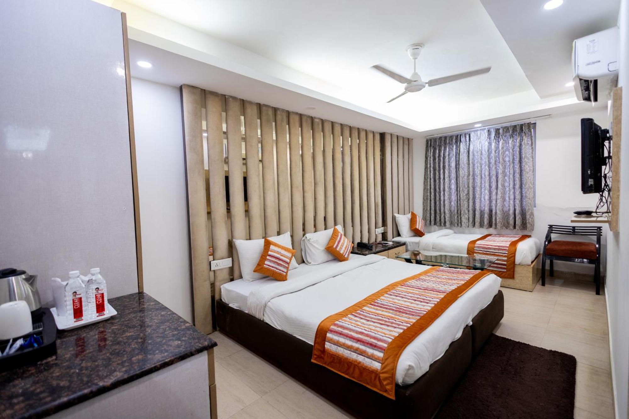 Hotel The Gold Inn - Karol Bagh Delhi Esterno foto