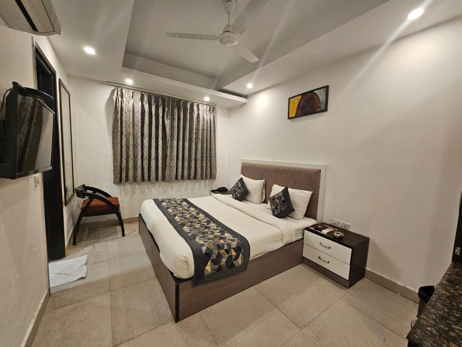 Hotel The Gold Inn - Karol Bagh Delhi Esterno foto